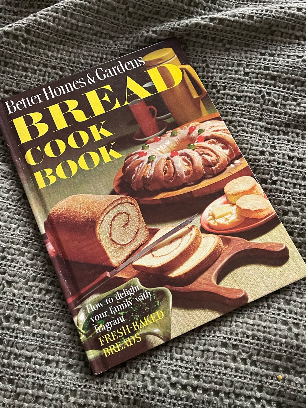 New vintage 1968 Better homes & gardens Bread cookbook